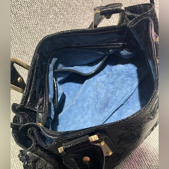 Sharif 1827 Couture Black Shoulder Bag with Glossy Finish and Silver Accents - Picture 5 of 16